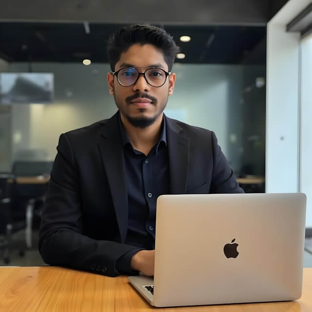 Headshot of Dr. Sabir Thorne, CEO & Chief Visionary